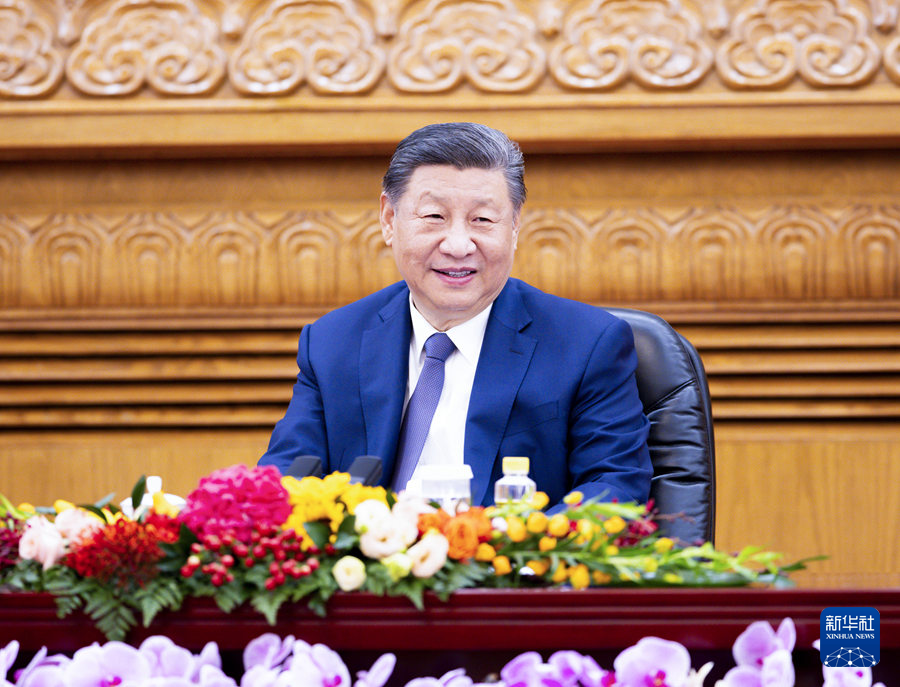 习近平会见出席中国国际友好大会暨中国人民对外友好协会成立70周年纪念活动外方嘉宾(图1)