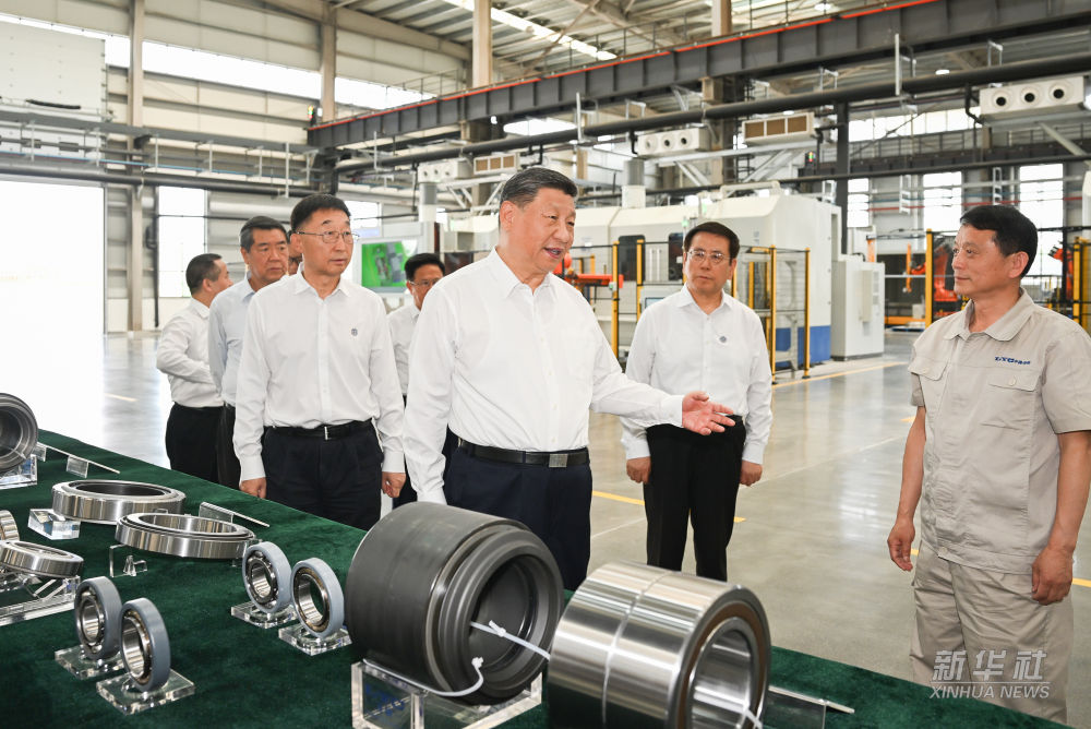 习近平在河南洛阳市考察调研(图1)