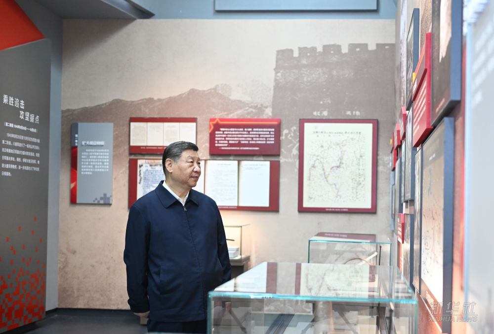 习近平在山西阳泉市向抗战烈士敬献花篮并参观百团大战纪念馆(图4)