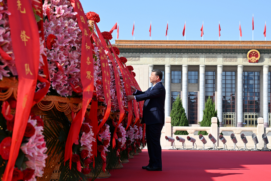 烈士纪念日向人民英雄敬献花篮仪式在京隆重举行 习近平等党和国家领导人出席(图6)