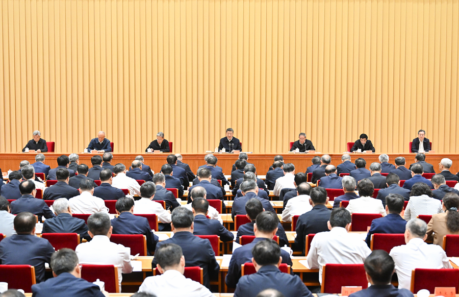 习近平出席全国卫生与健康大会并发表重要讲话(图2)
