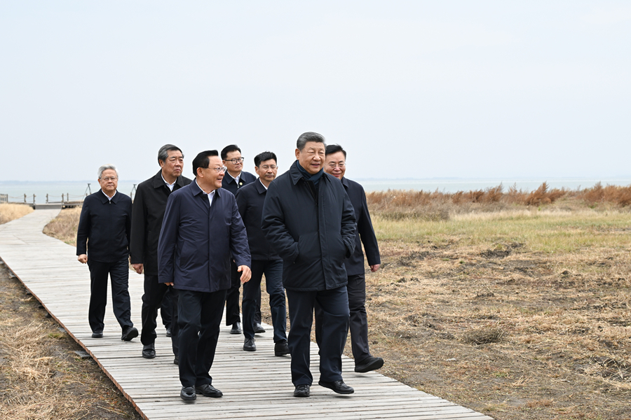 习近平在内蒙古乌兰察布考察时强调 统筹高质量发展和高水平保护 坚定不移走生态优先绿色发展之路(图5)