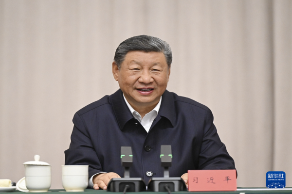 习近平：全面贯彻新时代党的治藏方略 努力建设团结富裕文明和谐美丽的社会主义现代化新西藏